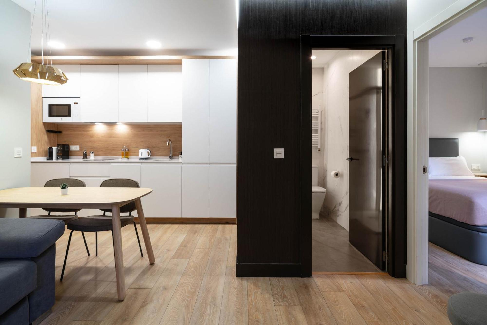 Limehome Bilbao Tristan De Leguizamon Kalea Exteriör bild